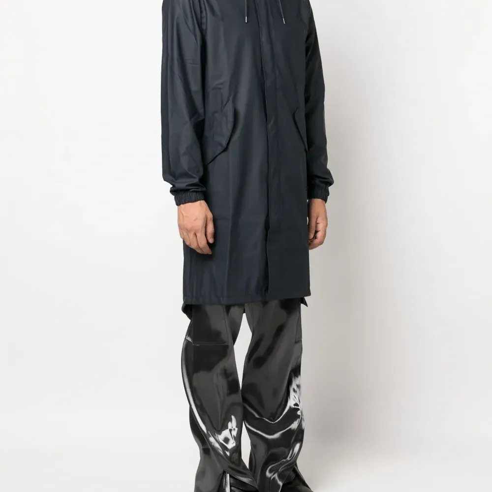 Непромокаемая куртка на молнии с капюшоном