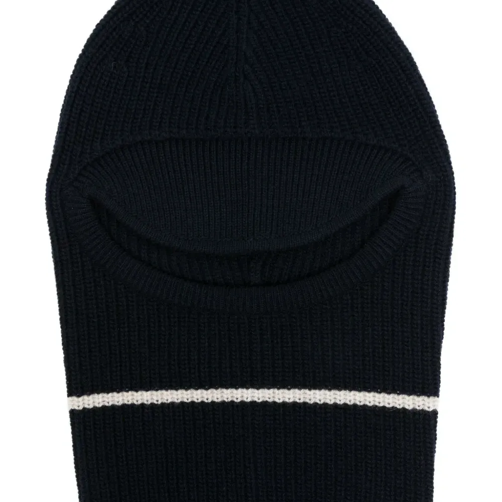 Полосатая балаклава в рубчик