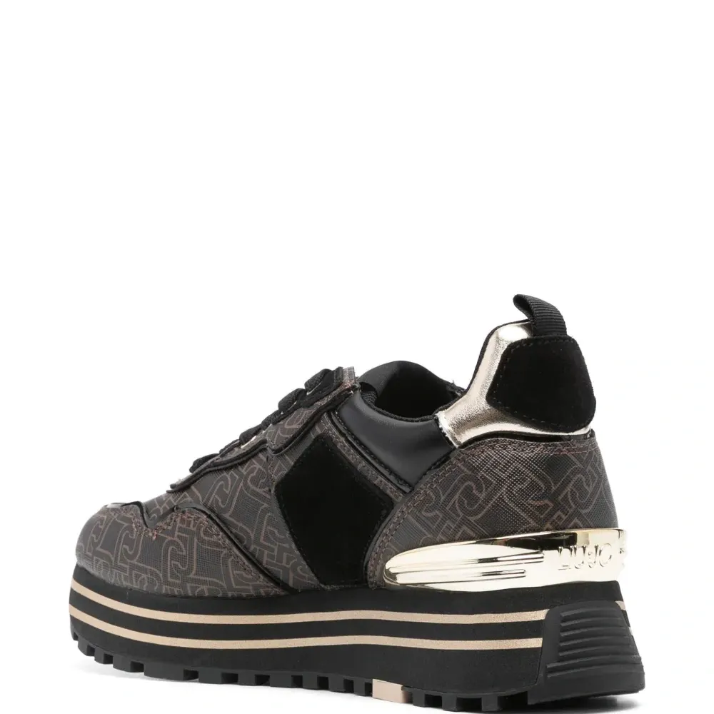 Кроссовки на массивной подошве с логотипом