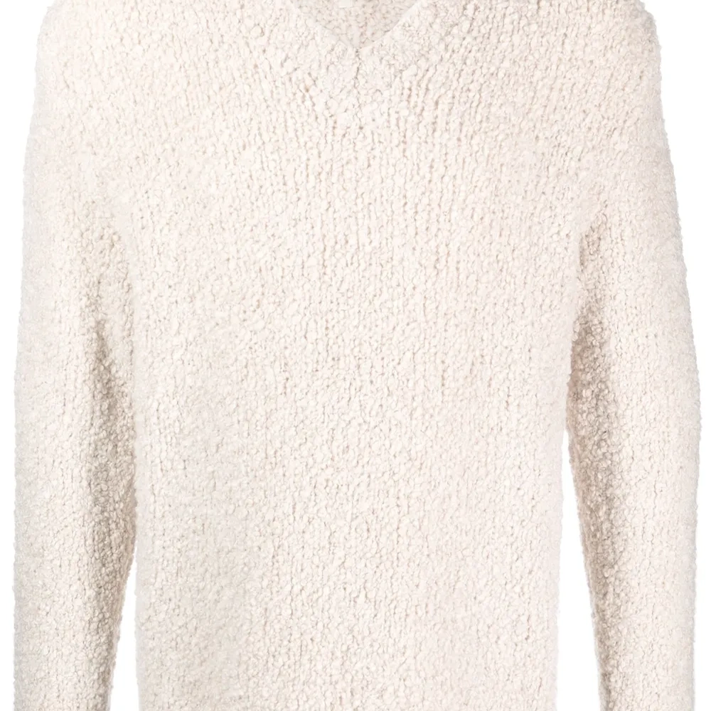 Фактурный джемпер с V-образным вырезом