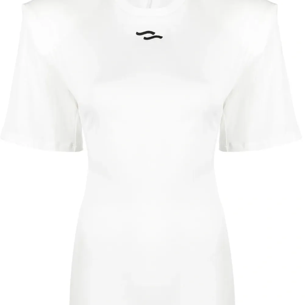 Футболка с вышитым логотипом