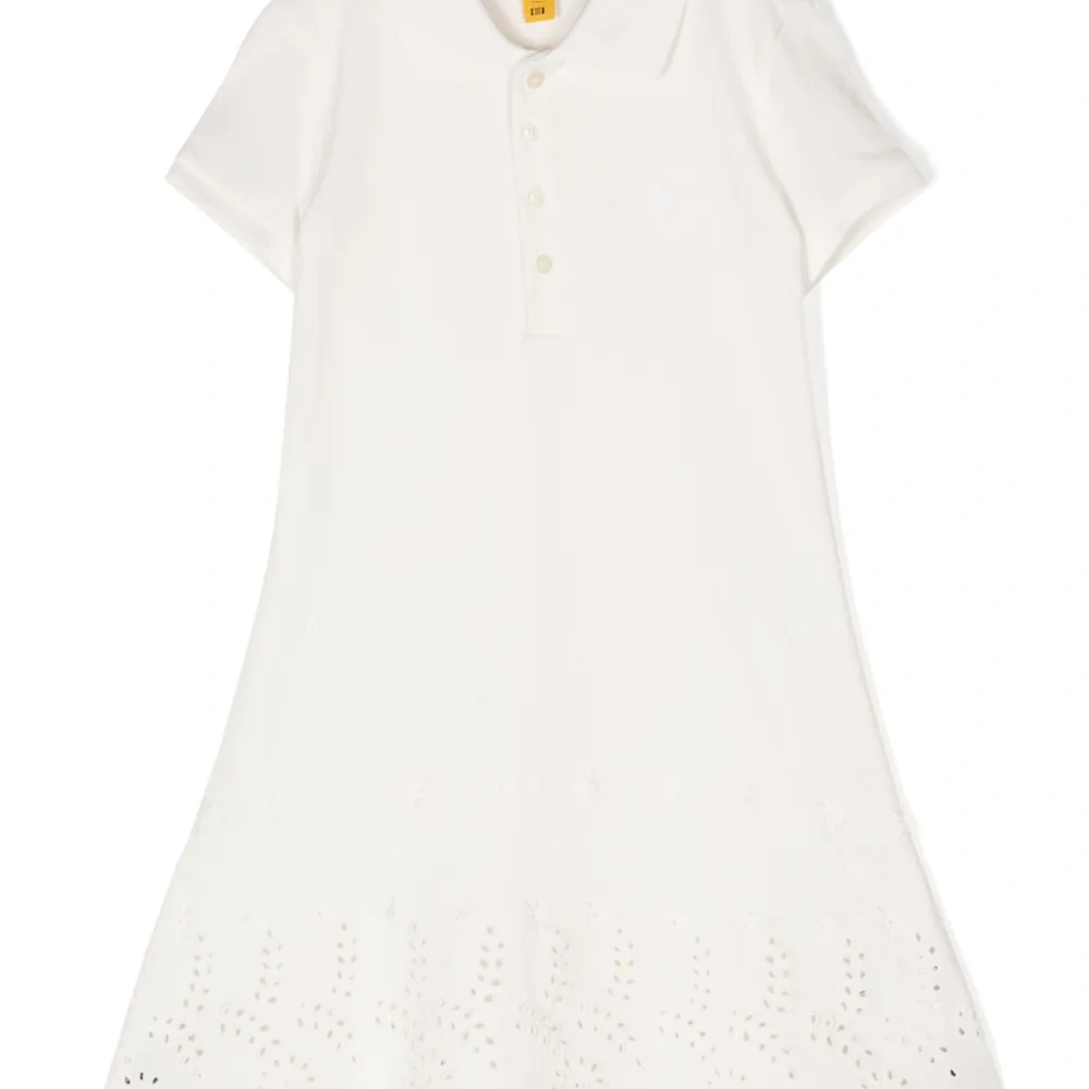 Платье с воротником поло и люверсами