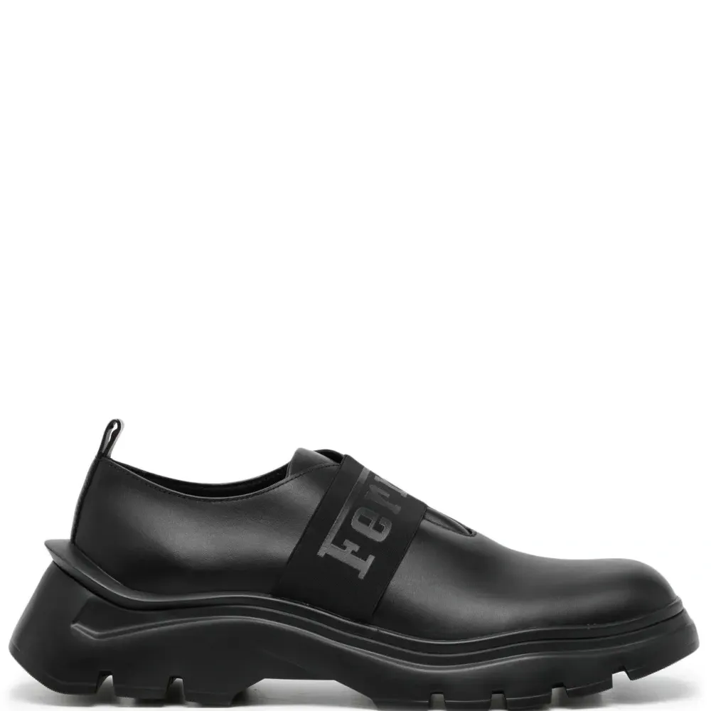 Кроссовки с логотипом