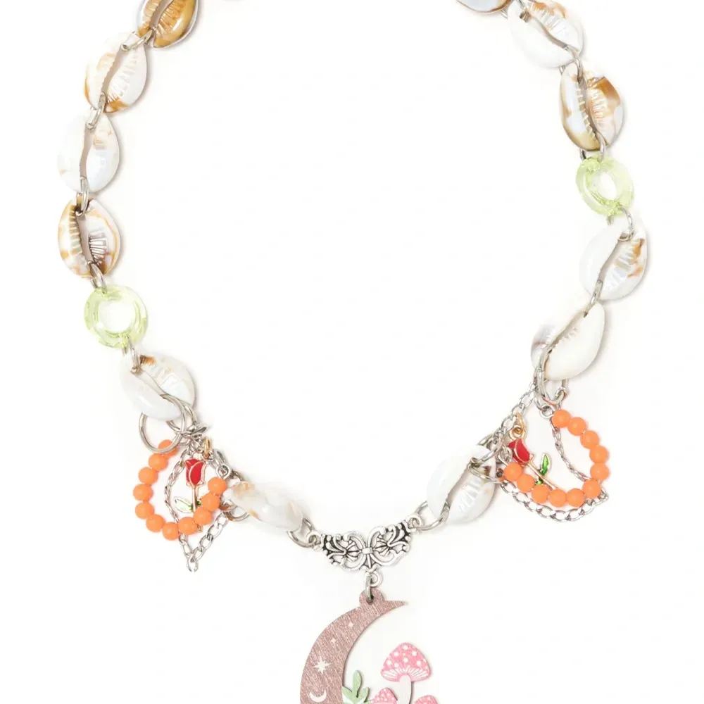 Колье с ракушками