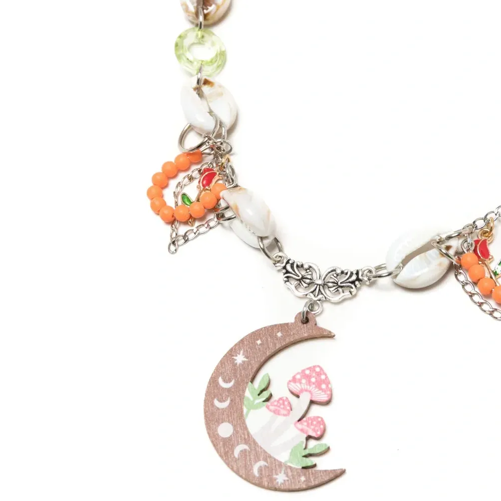 Колье с ракушками