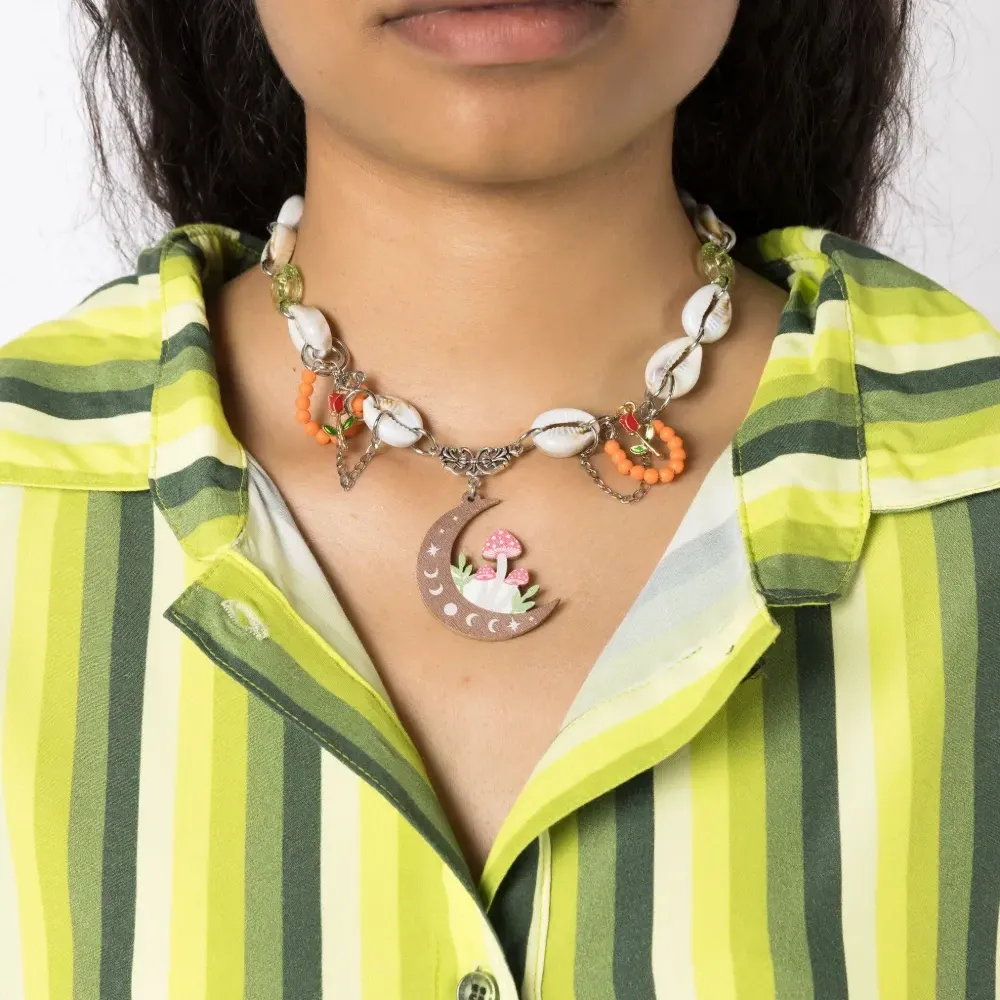 Колье с ракушками