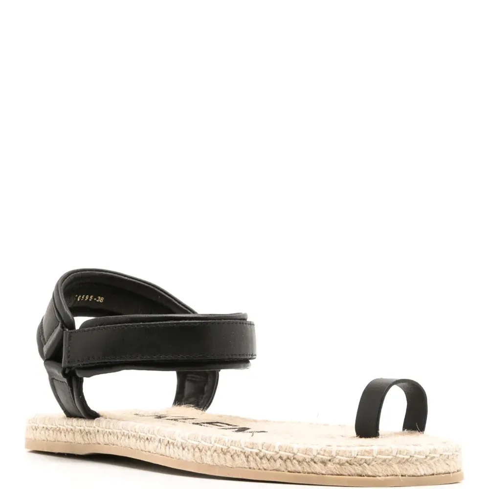 Сандалии на липучках