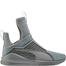 Высокие кроссовки из коллаборации с Fenty