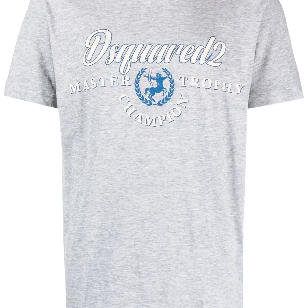 Футболка с логотипом