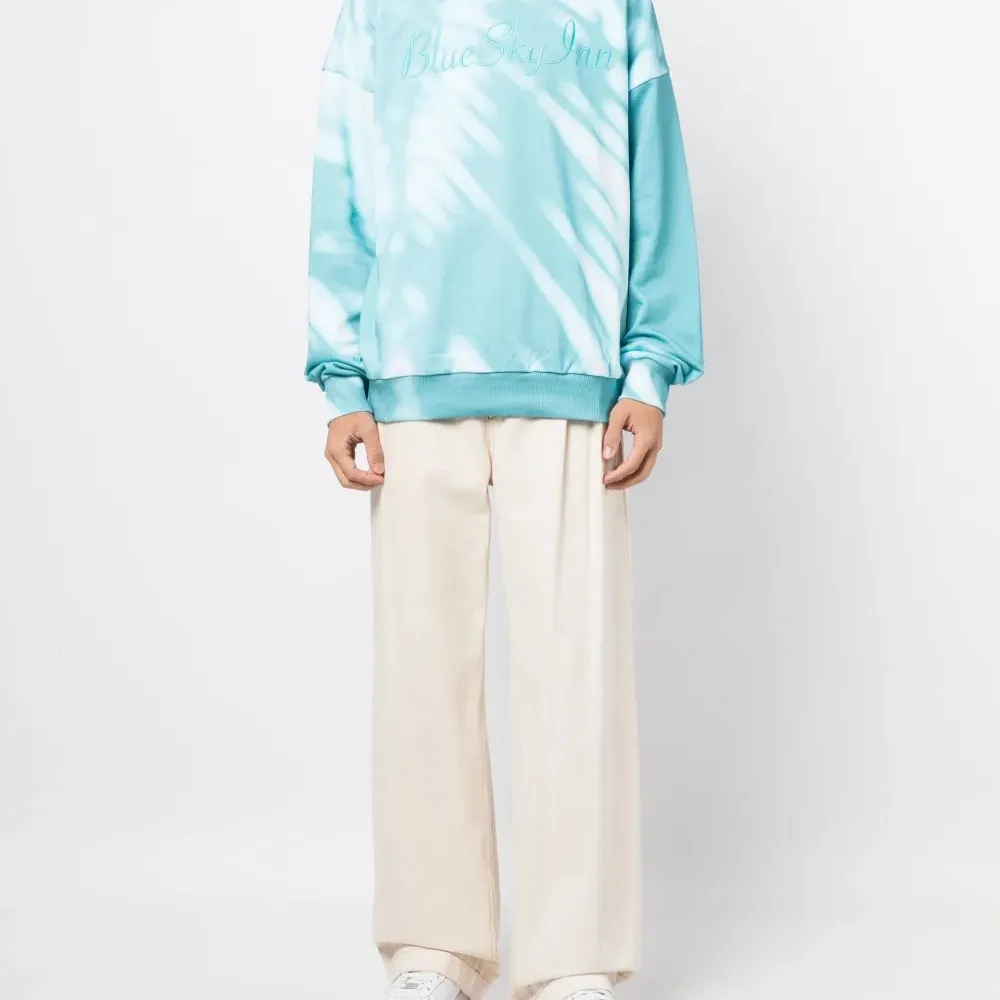 Толстовка с вышитым логотипом