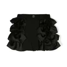 Короткие шорты с оборками