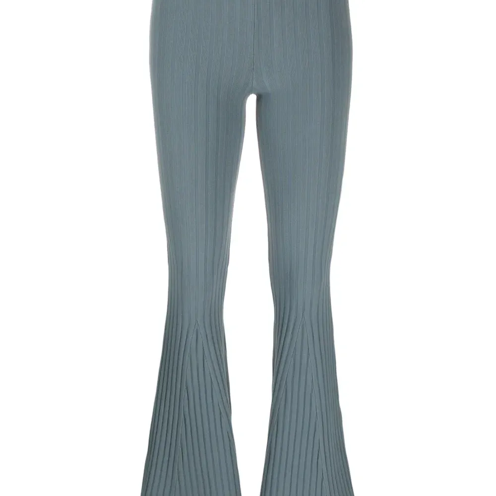 Расклешенные брюки Jaya в рубчик