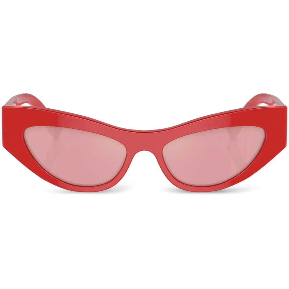 Солнцезащитные очки в овальной оправе