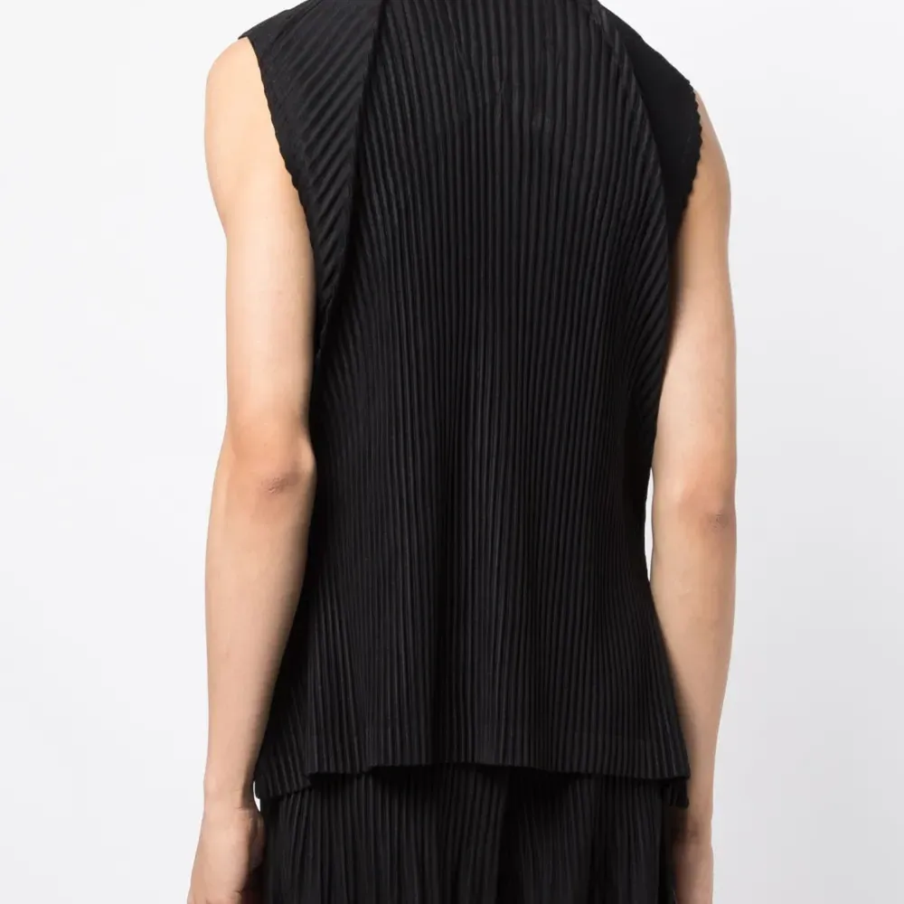 Плиссированный топ без рукавов Mc August