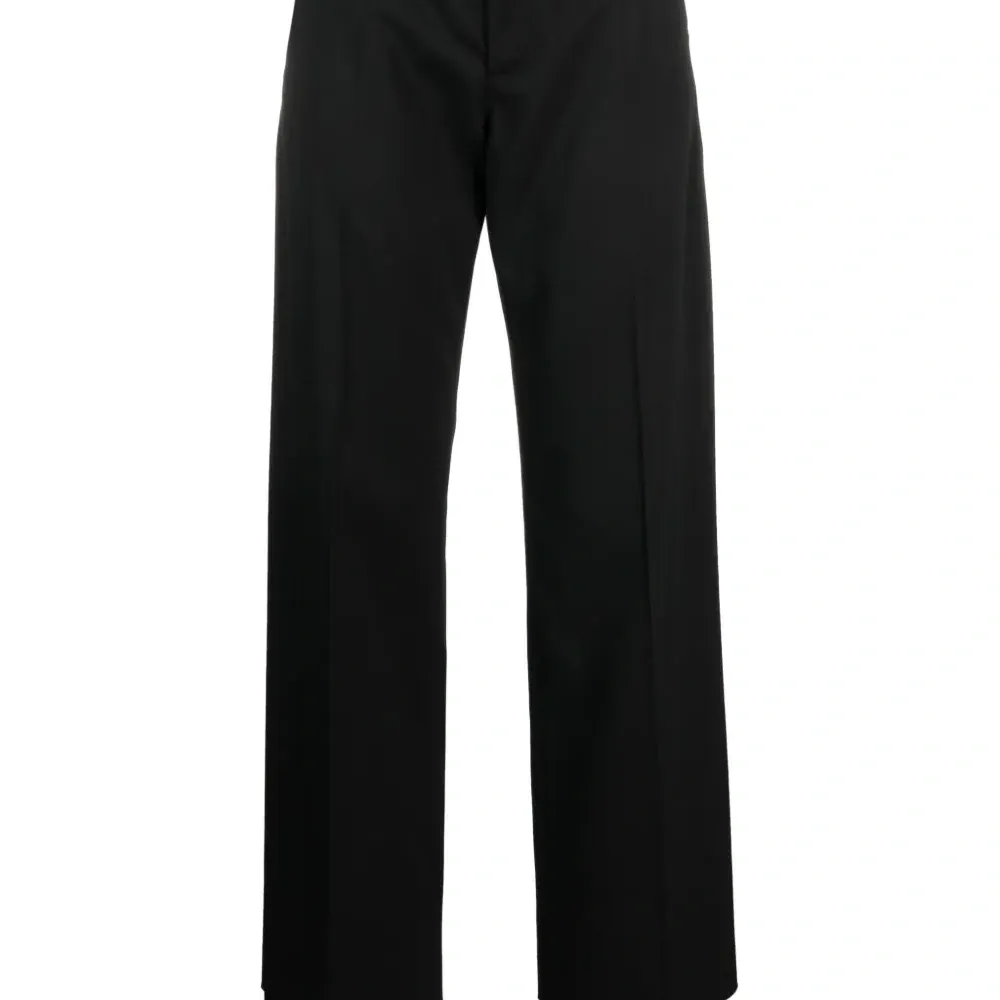 Расклешенные брюки с завышенной талией