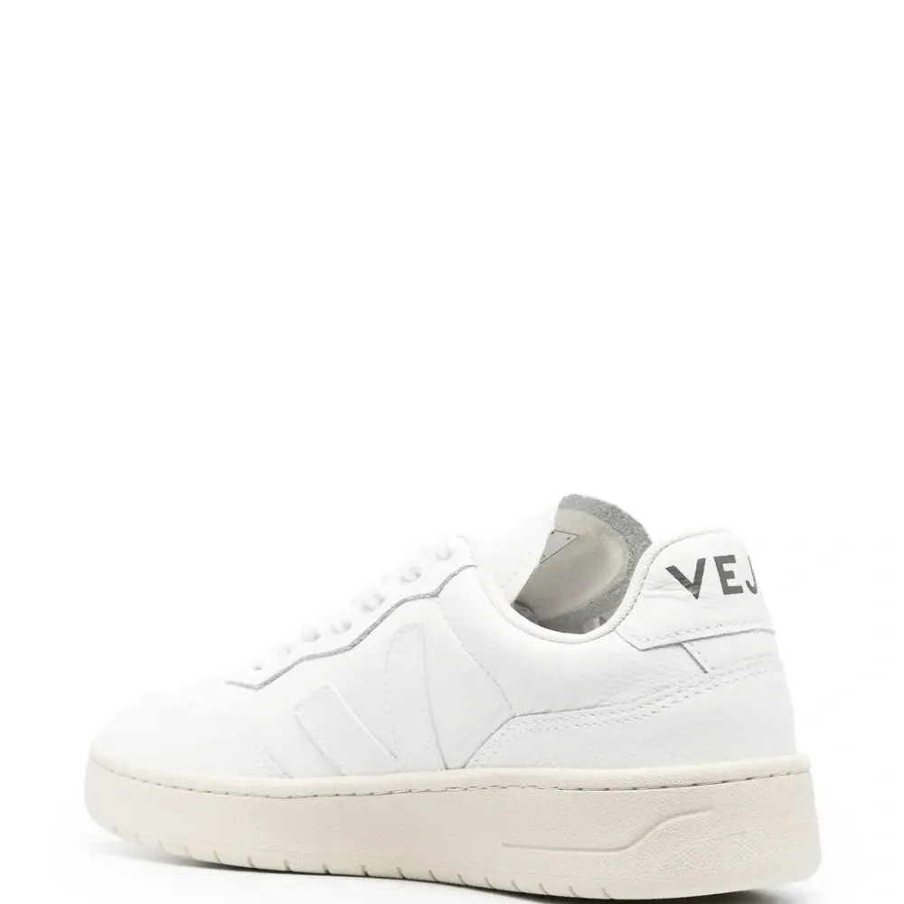 Кроссовки V-90