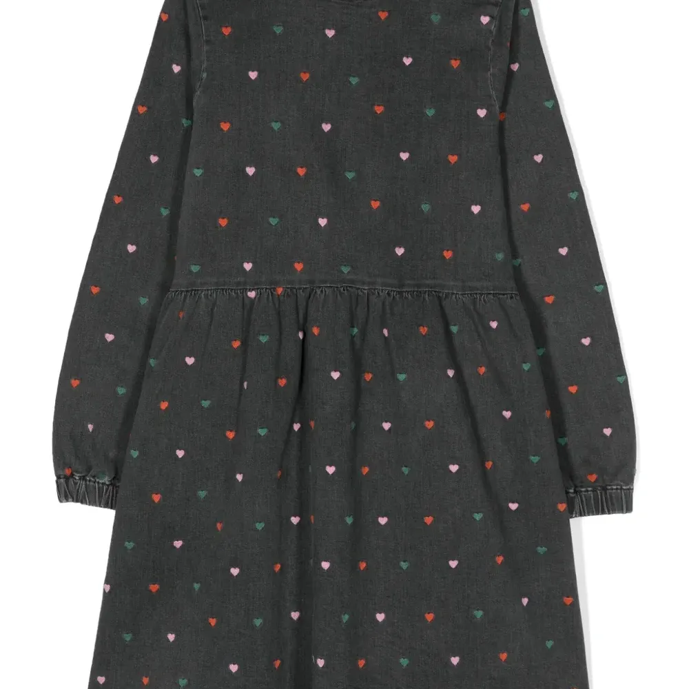 Джинсовое платье с вышивкой