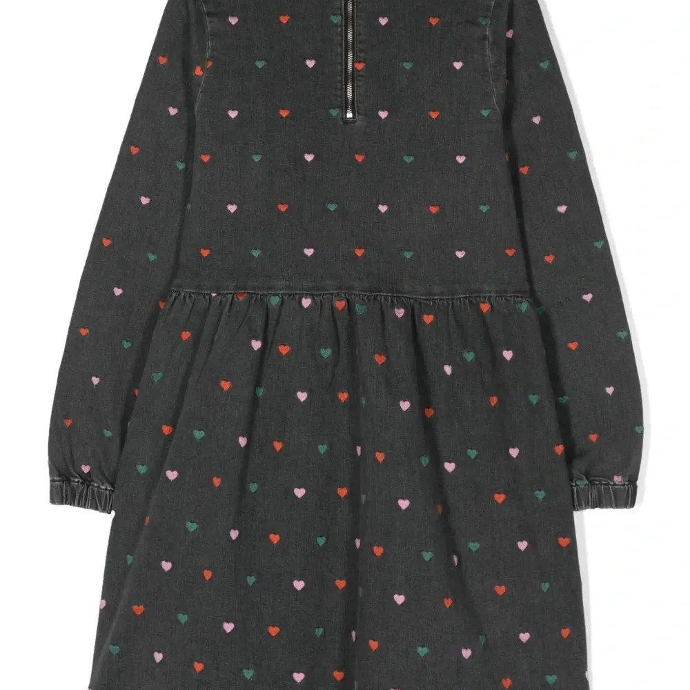 Джинсовое платье с вышивкой