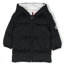 Стеганый пуховик с капюшоном