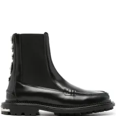 Ботинки с заклепками