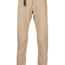 Прямые джинсы с нашивкой-логотипом