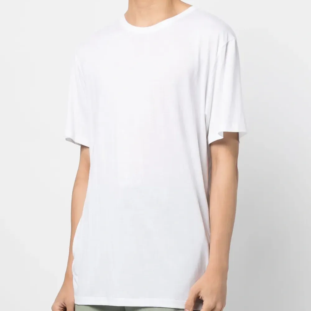 Футболка с круглым вырезом