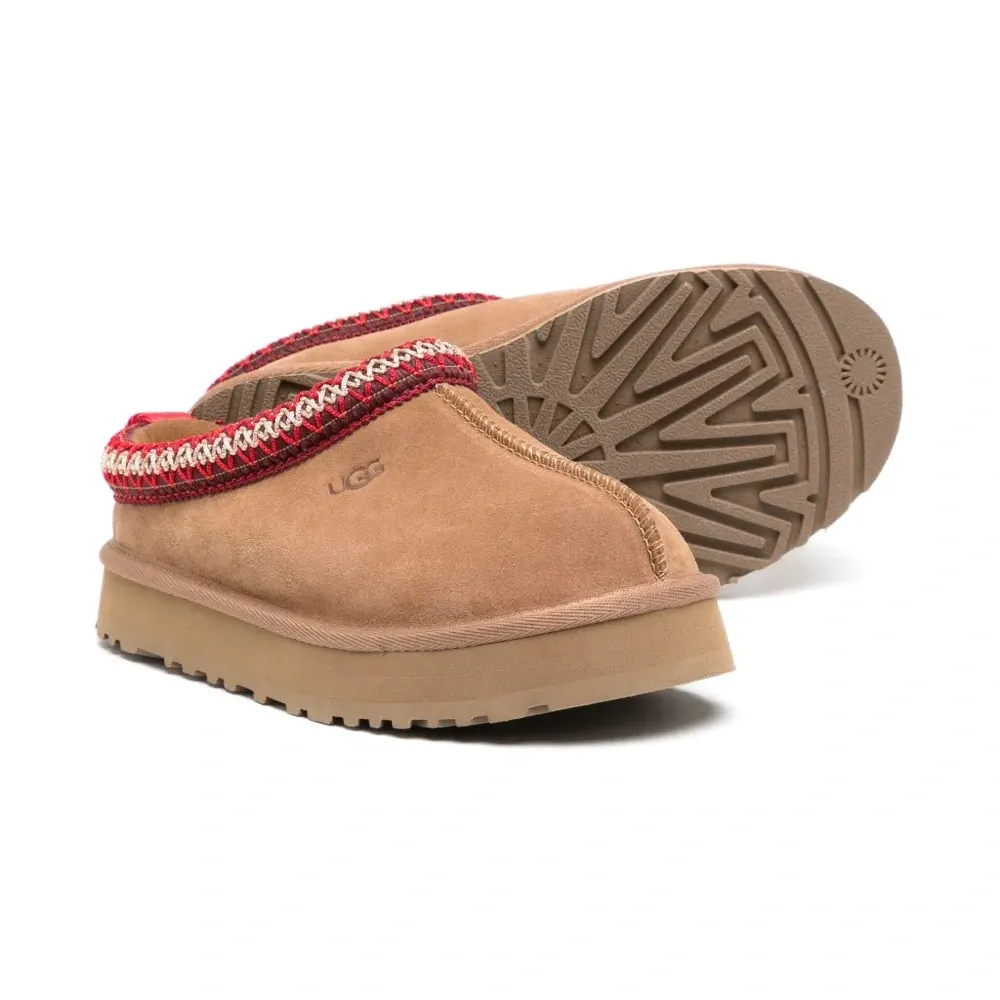 Слиперы с тисненым логотипом