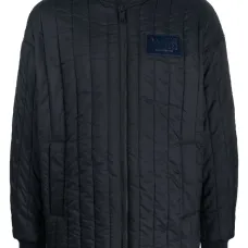 Стеганый бомбер с нашивкой-логотипом