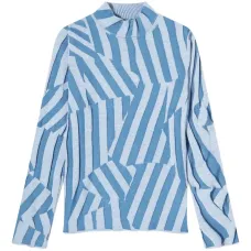 Свитер с высоким воротом и полосатым узором