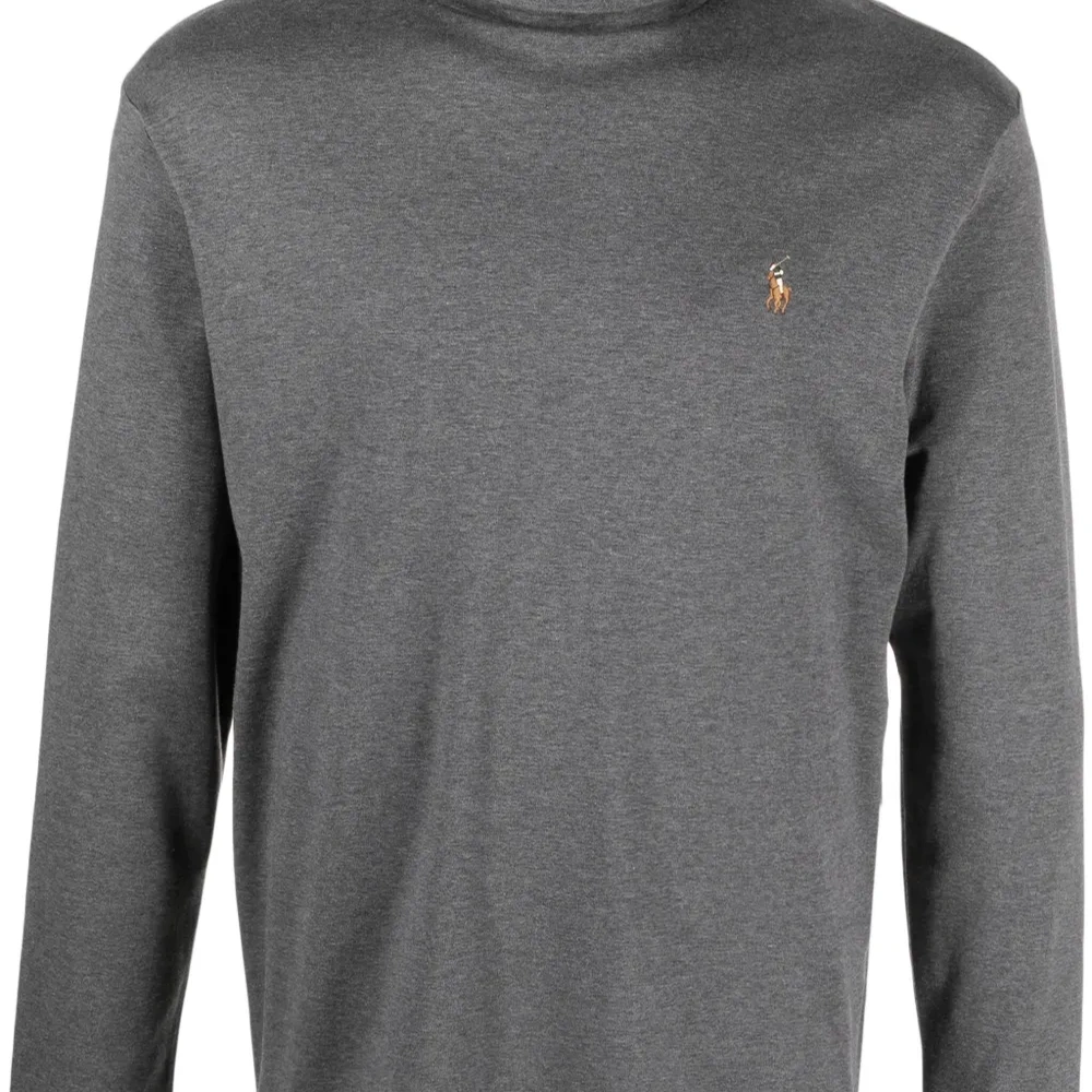 джемпер с высоким воротником и вышитым логотипом