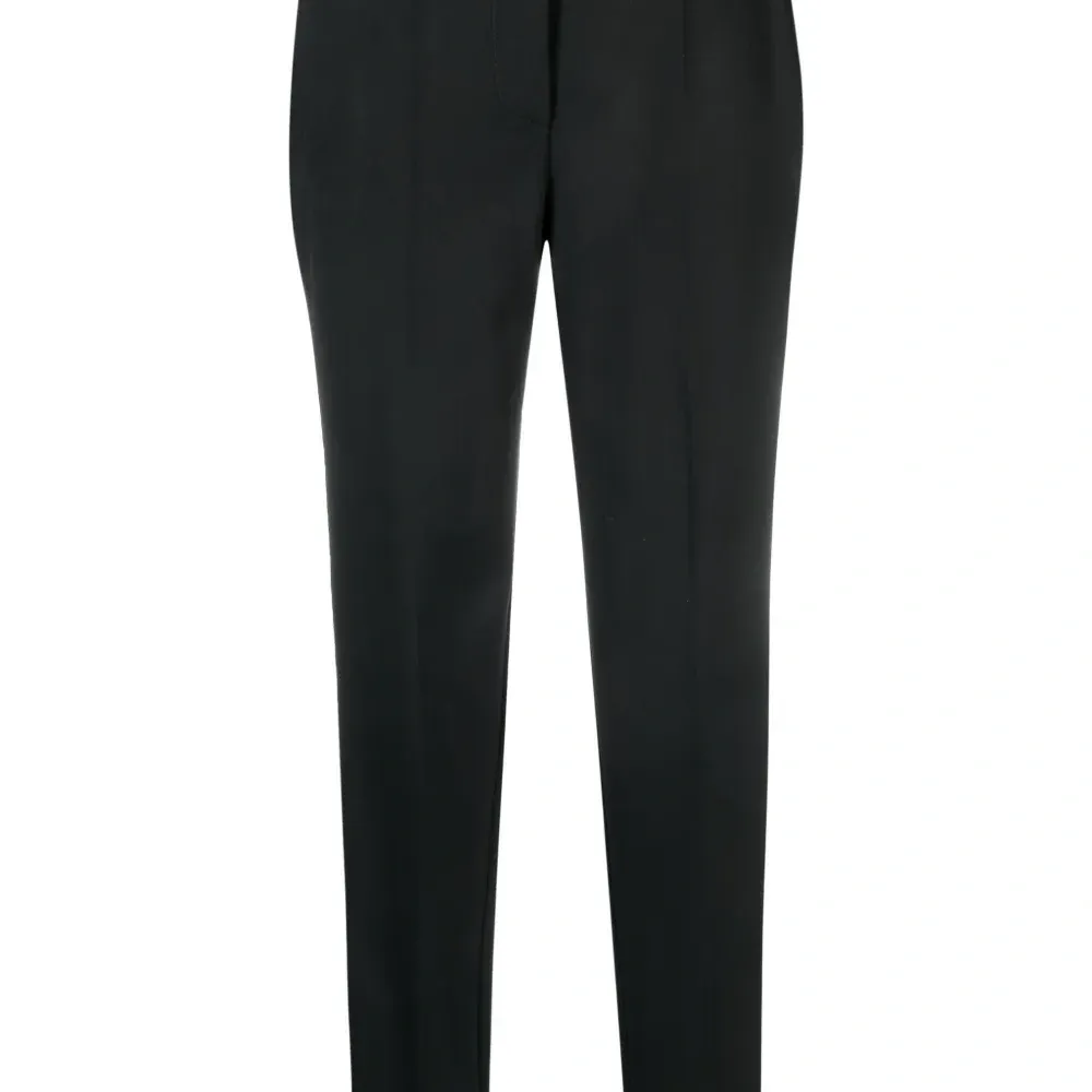 Прямые брюки строгого кроя