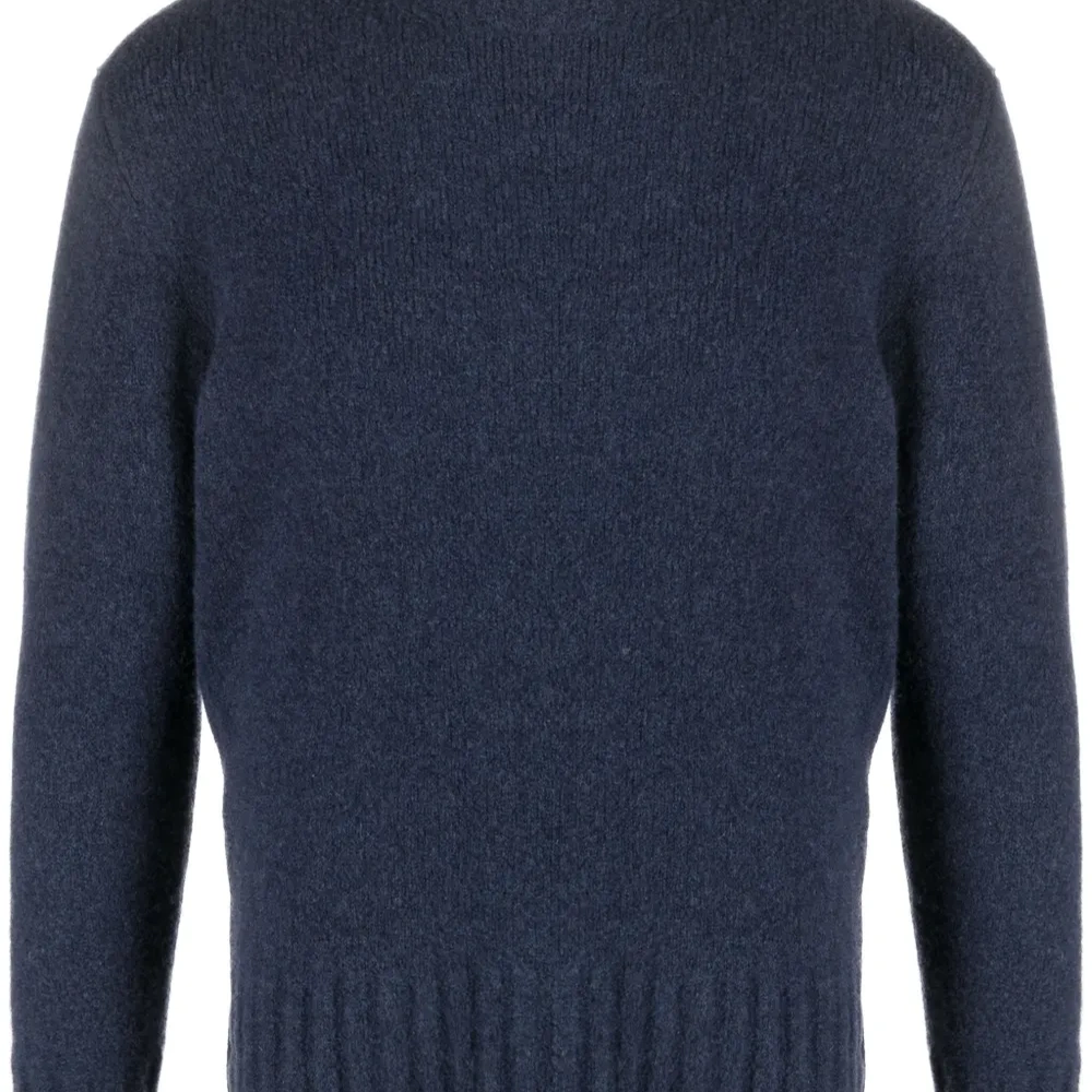 Джемпер тонкой вязки