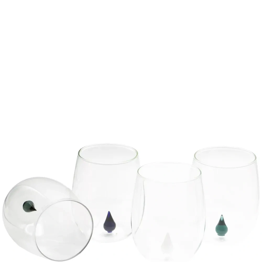 Набор из четырех стаканов с 3D-декором