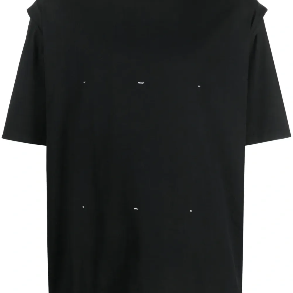 Футболка с логотипом