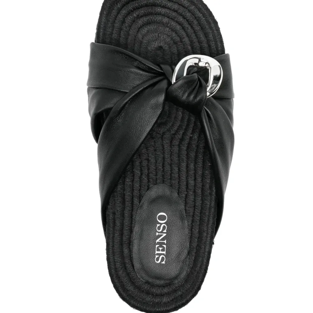 Сандалии Irina с пряжками Сандалии Irina с пряжками