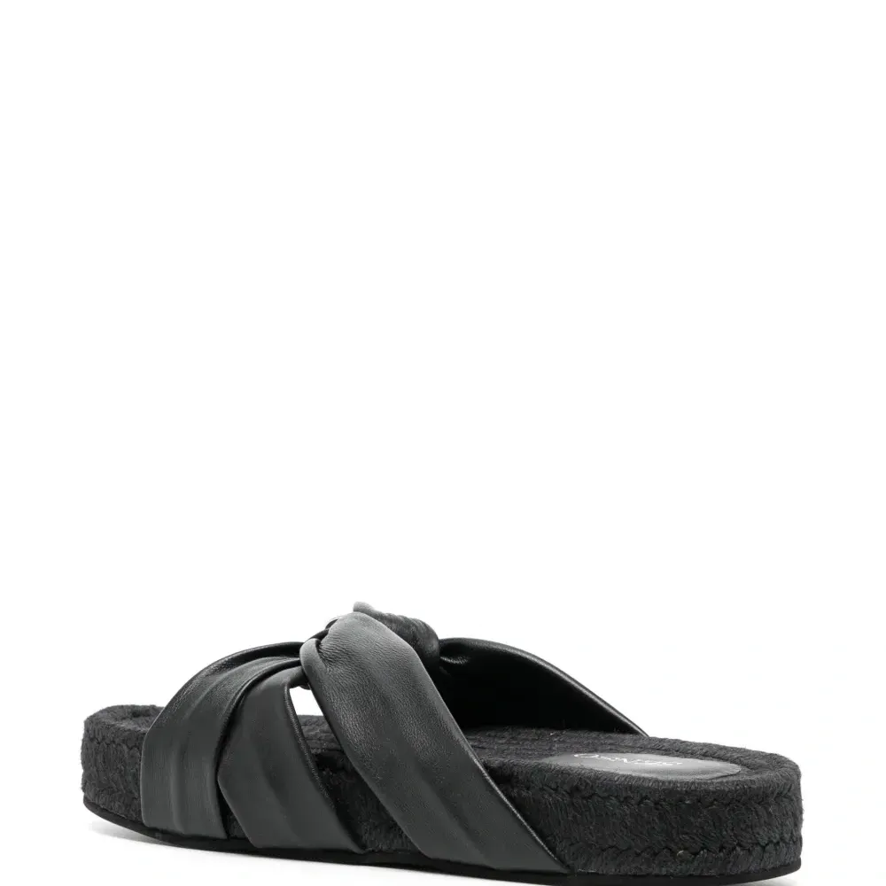 Сандалии Irina с пряжками Сандалии Irina с пряжками