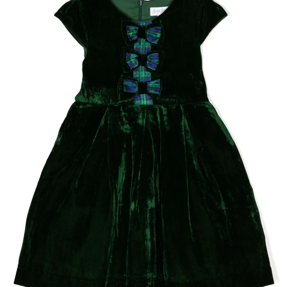 Расклешенное бархатное платье с бантом