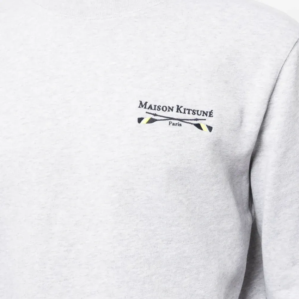 Толстовка с вышитым логотипом