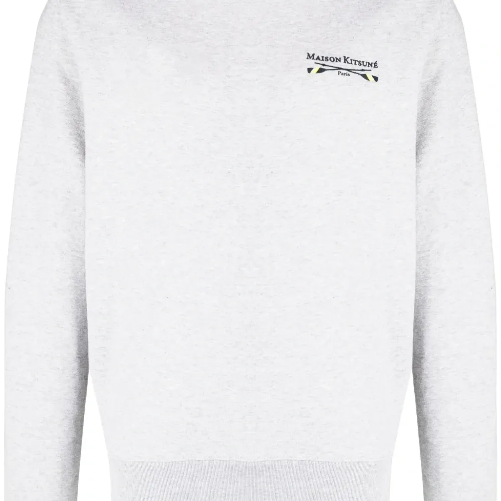 Толстовка с вышитым логотипом