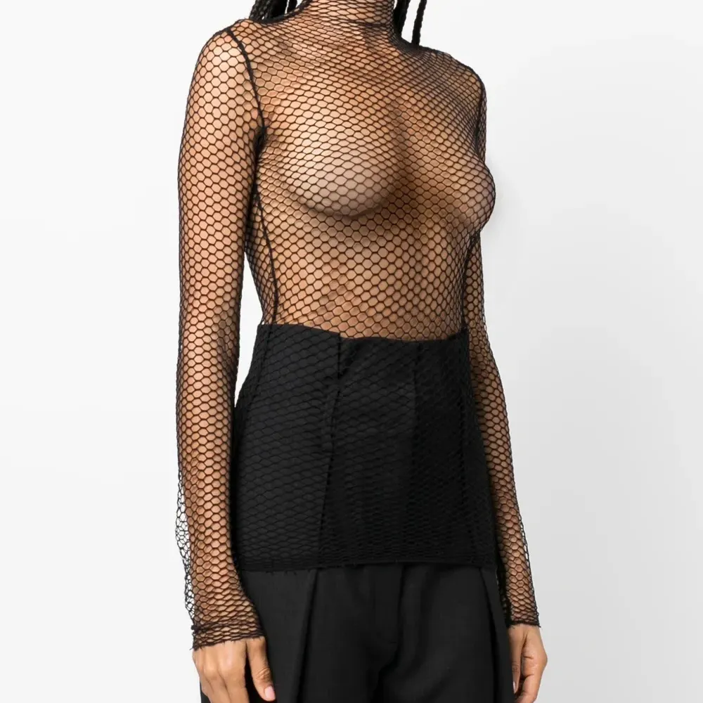 Полупрозрачный топ с длинными рукавами