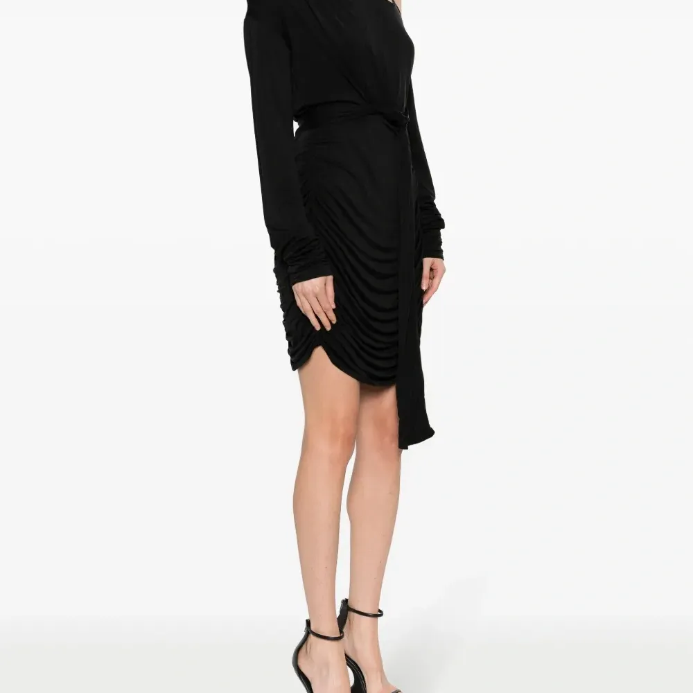 Мини-платье Asimi с асимметричным вырезом