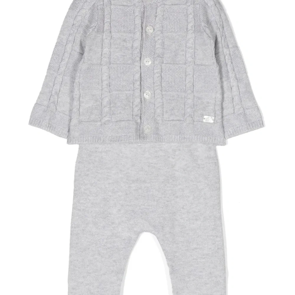 Костюм с брюками на пуговицах