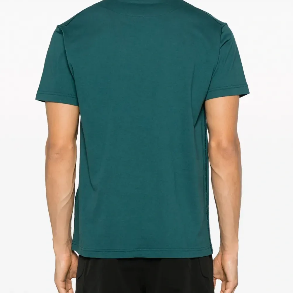 Футболка с нашивкой Compass