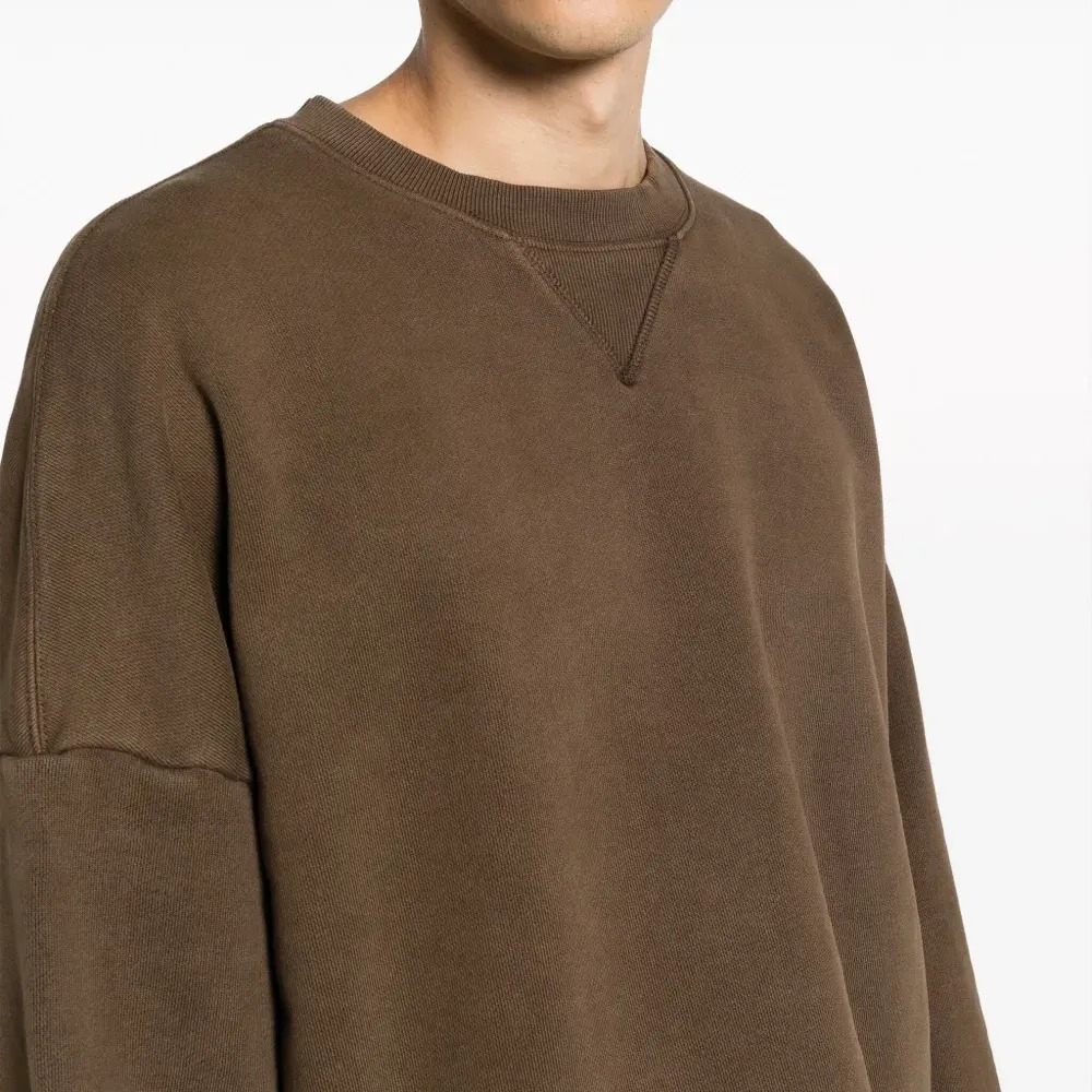 Толстовка с приспущенными плечами