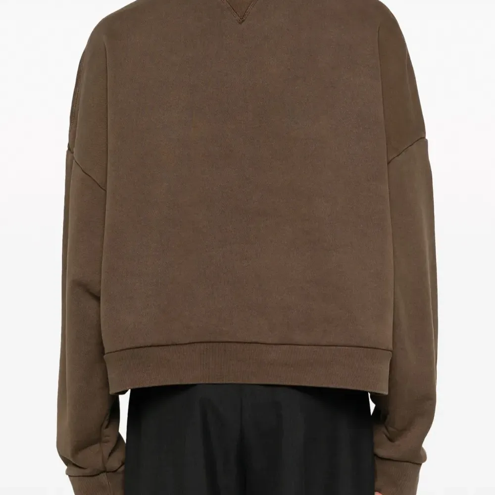 Толстовка с приспущенными плечами