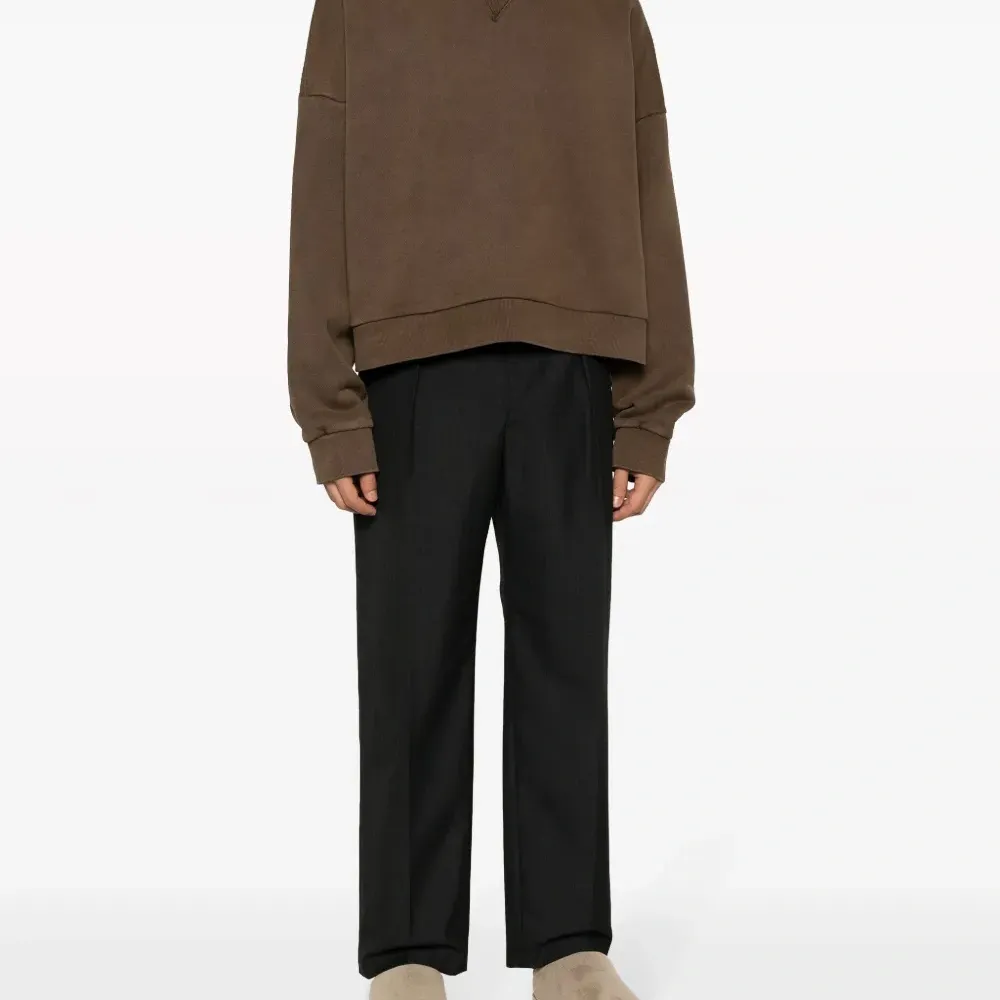 Толстовка с приспущенными плечами