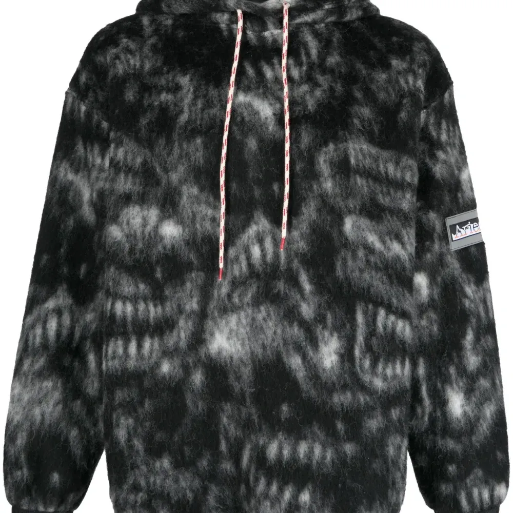 Худи с кулиской и нашивкой-логотипом