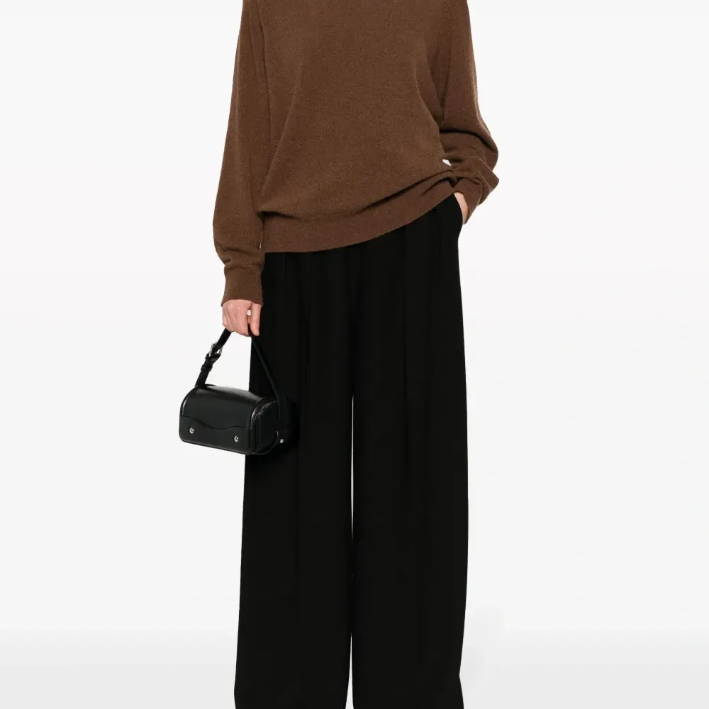 Джемпер с круглым вырезом