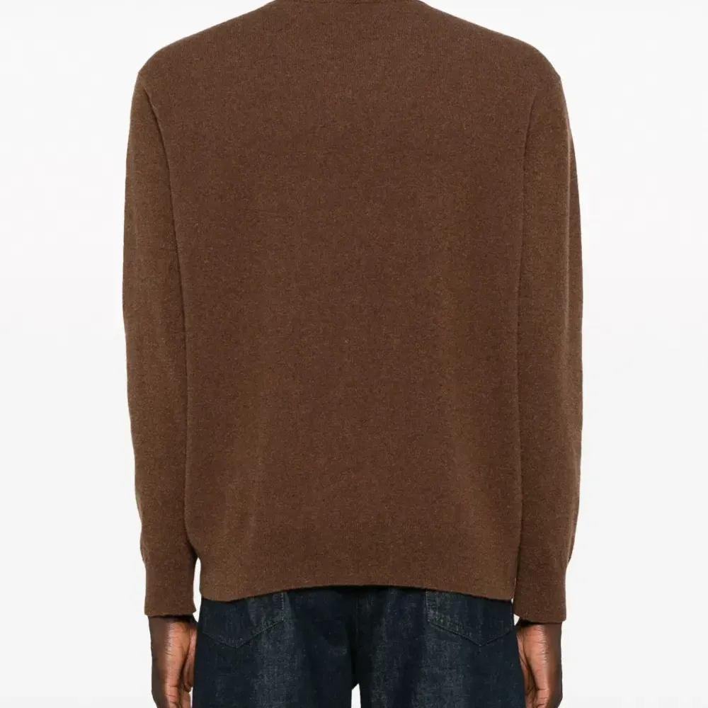 Джемпер с круглым вырезом