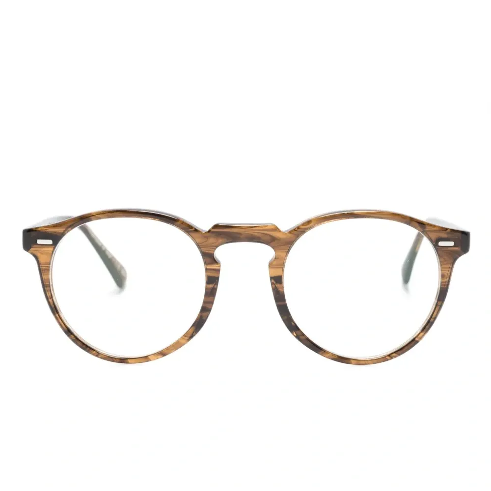 Очки в круглой оправе